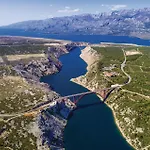 Cozy In With Wifi Maslenica